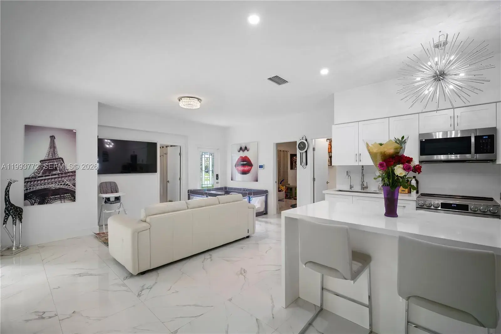 925 NE 4th St, Hallandale Beach FL 33009
