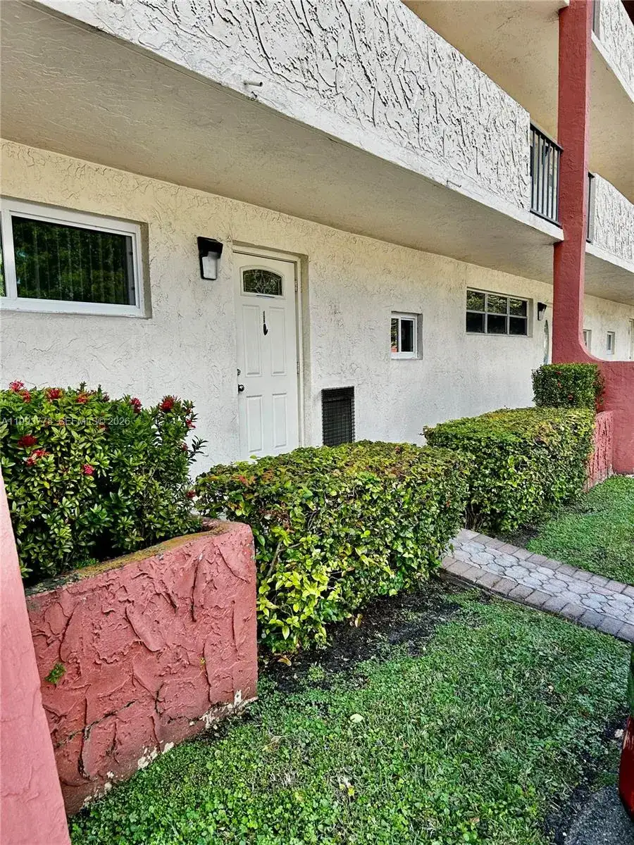 411 S Hollybrook Dr # 105, Pembroke Pines FL 33025 photo 2