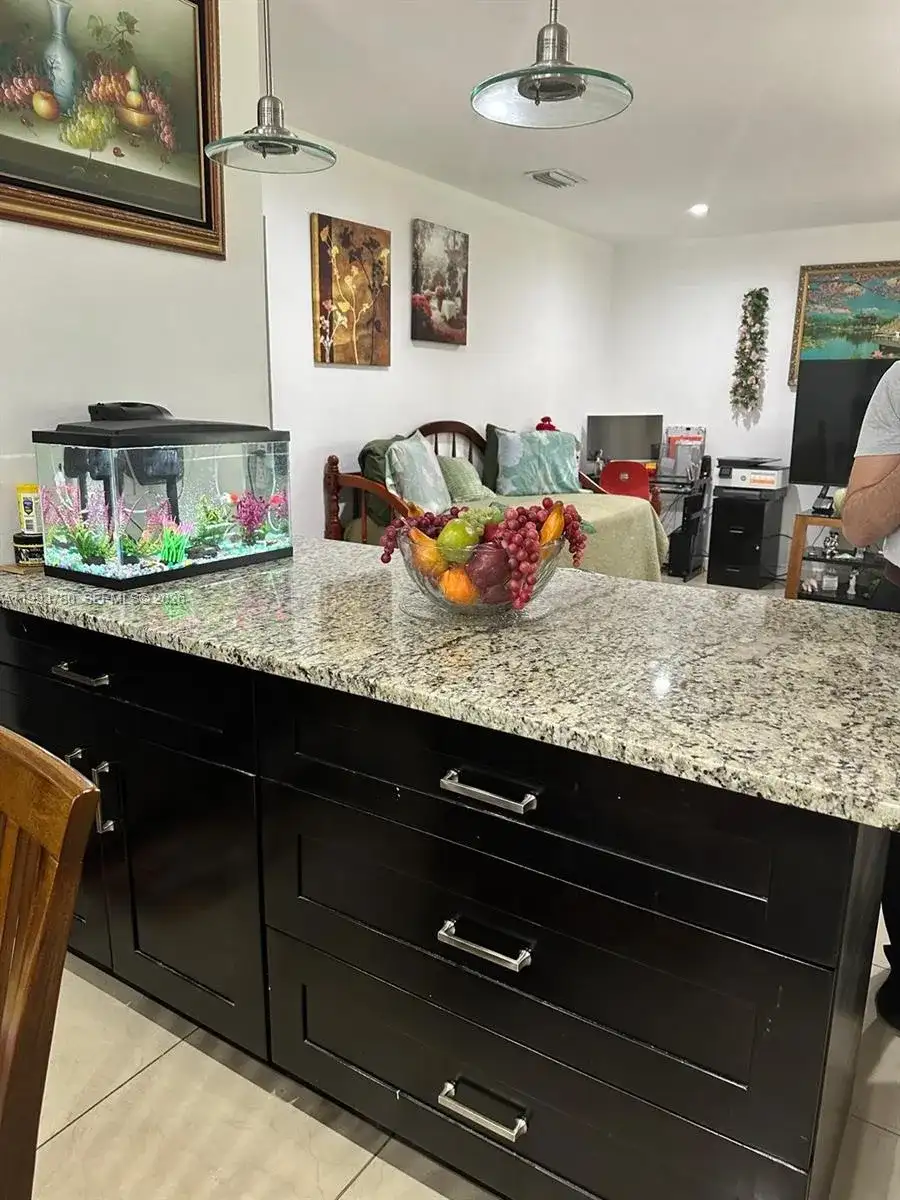 411 S Crescent Dr # 105, Hollywood FL 33021 photo 4