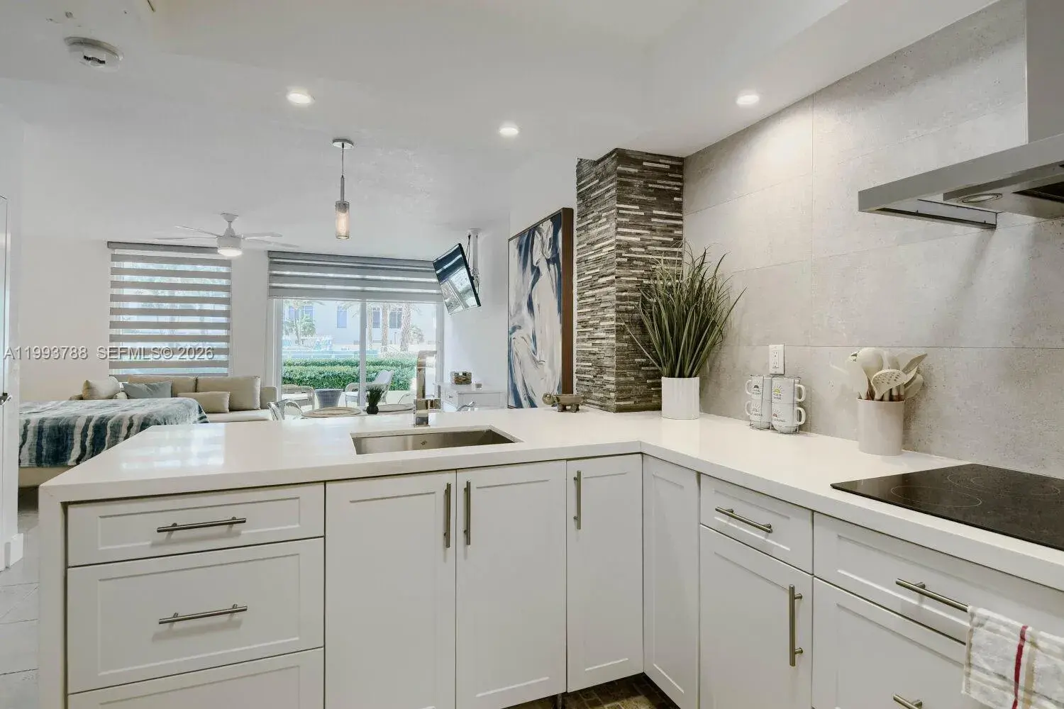 2501 S Ocean Dr, Hollywood FL 33019