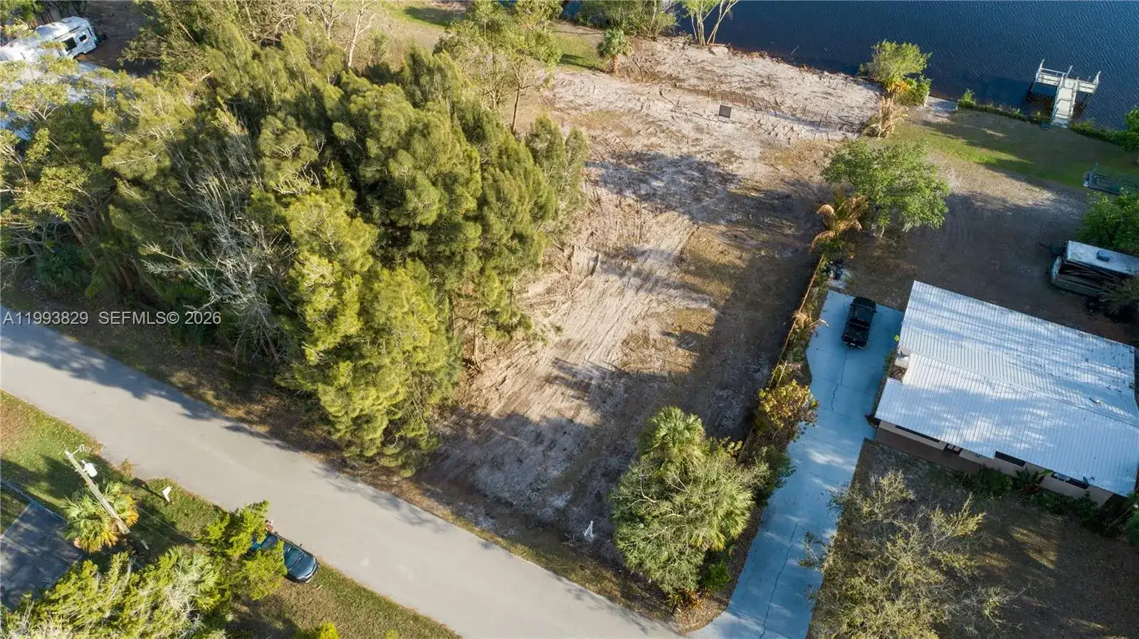 1035 W Anchor Lane, Moore Haven FL 33471 photo 3