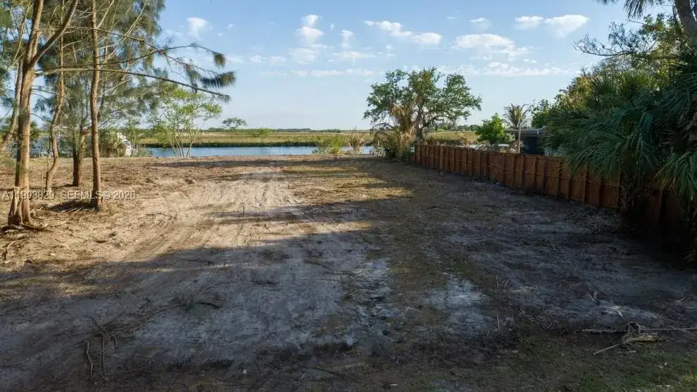 1035 W Anchor Lane, Moore Haven FL 33471 photo 4