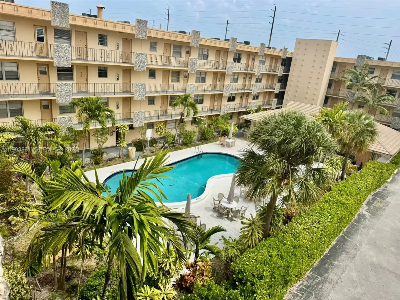 2145 Pierce St # 403, Hollywood FL 33020 photo 2