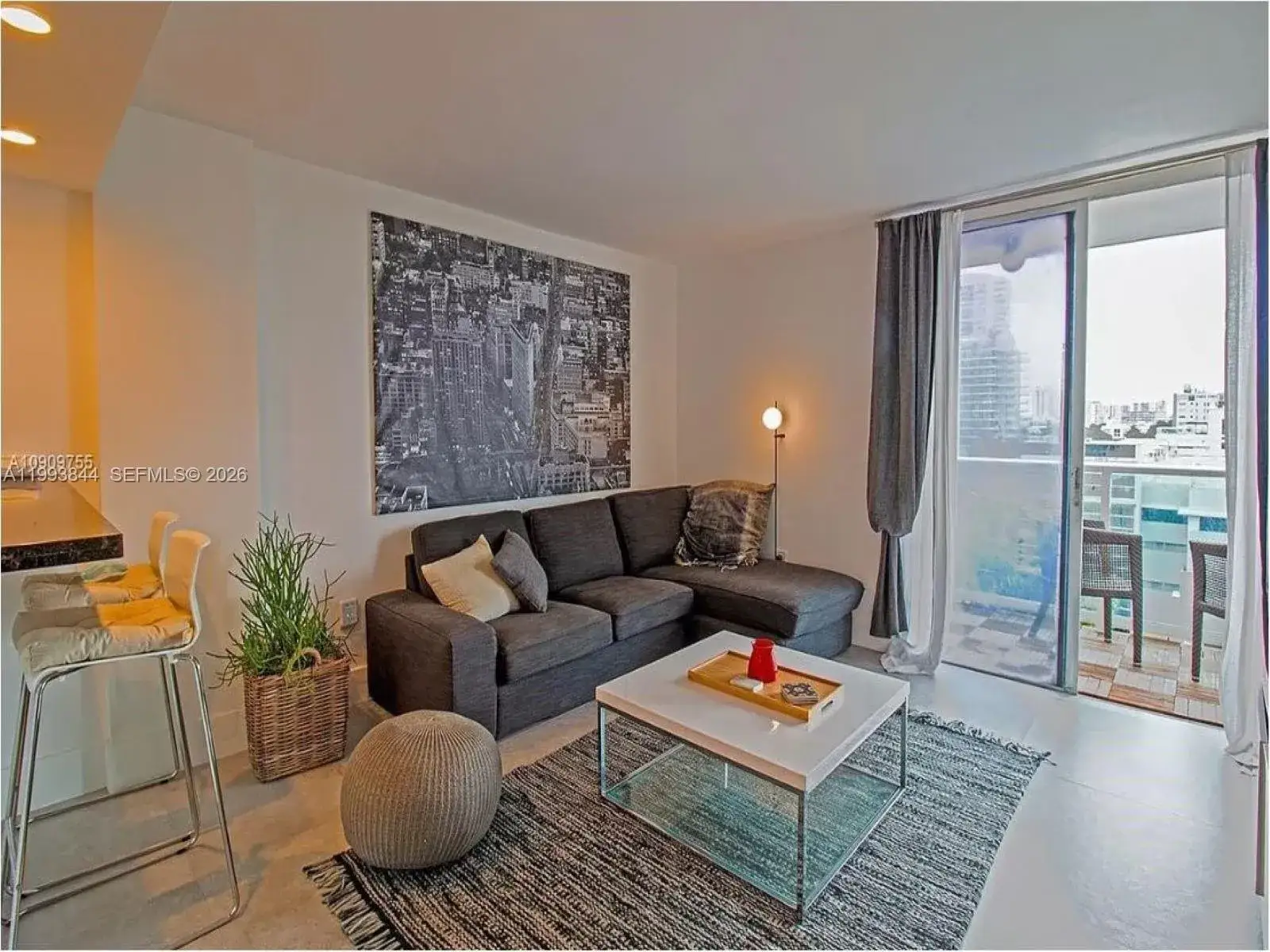 1 bedroom 1 bath Residential for sale at 1035 West Ave # 802, Miami Beach FL 33139