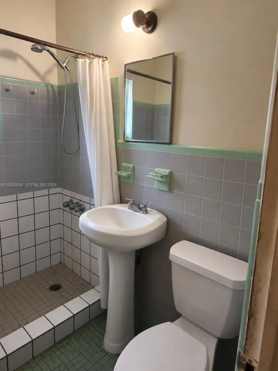 3210 NW 82nd St, Miami FL 33147