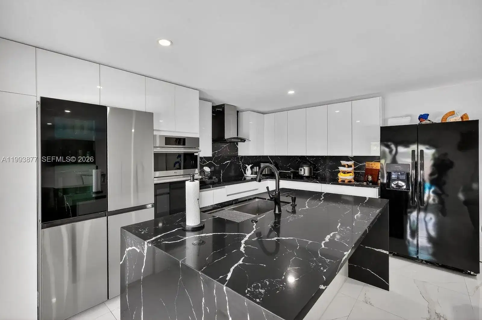 330 NW 195th Ter, Miami Gardens FL 33169 photo 4
