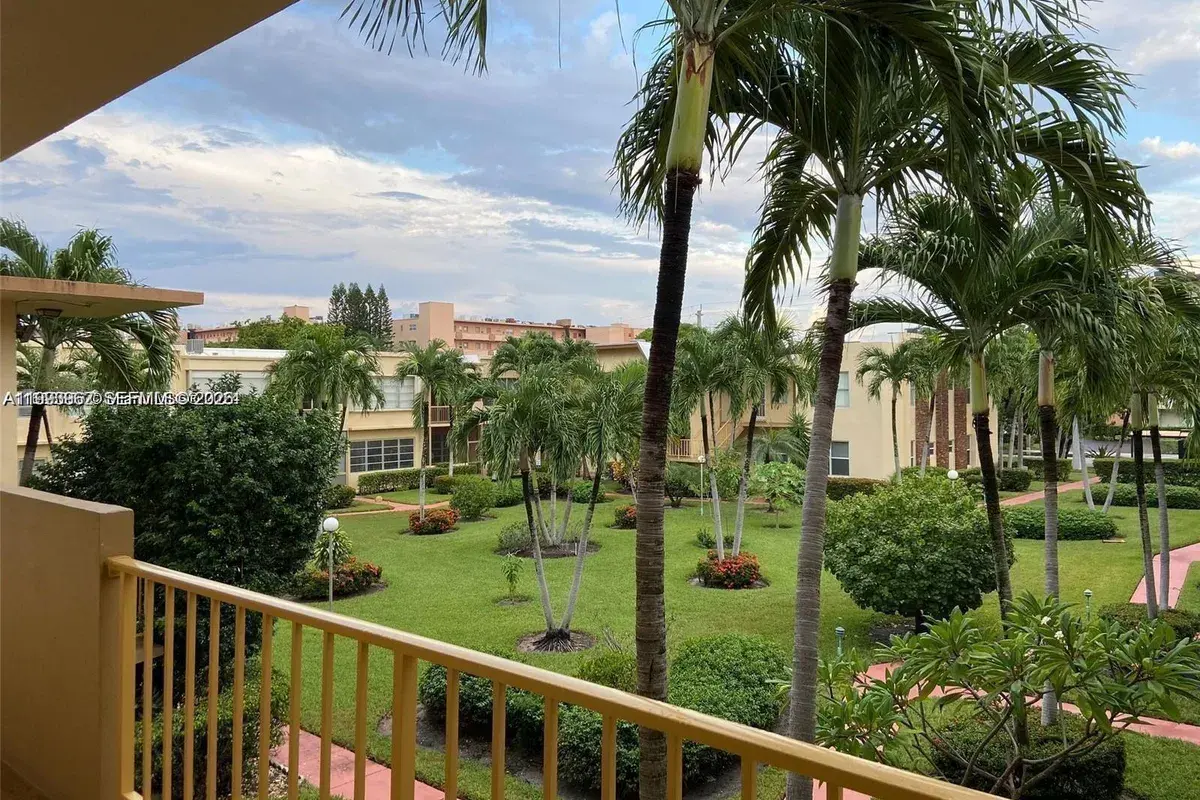 851 NE 14th Ave # 420, Hallandale Beach FL 33009