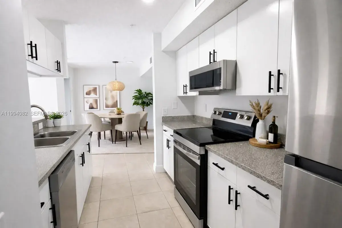 440 S Park Rd # 303, Hollywood FL 33021