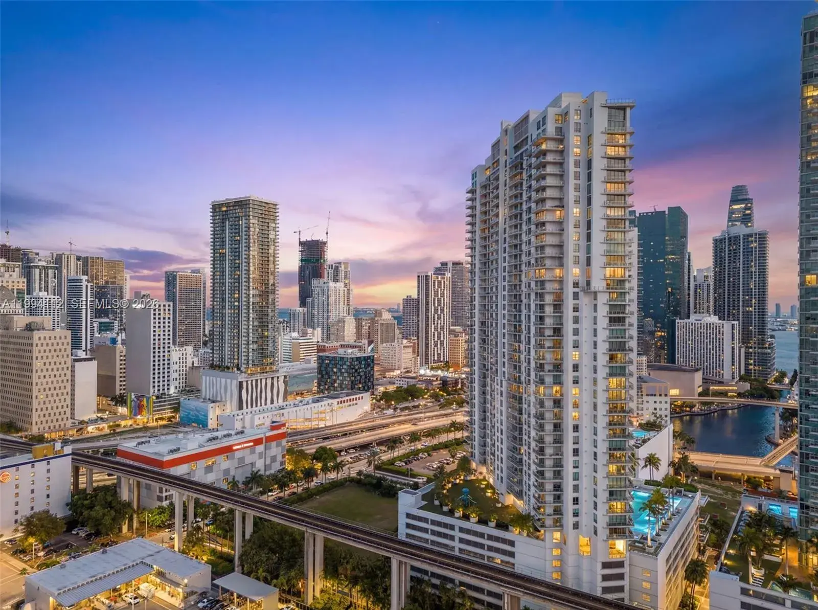 1 bedroom 1 bath Residential for sale at 90 SW 3rd St # 1105, Miami FL 33130
