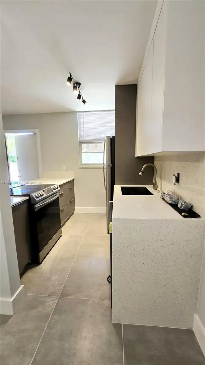 1811 Jefferson St # 202, Hollywood FL 33020 photo 5