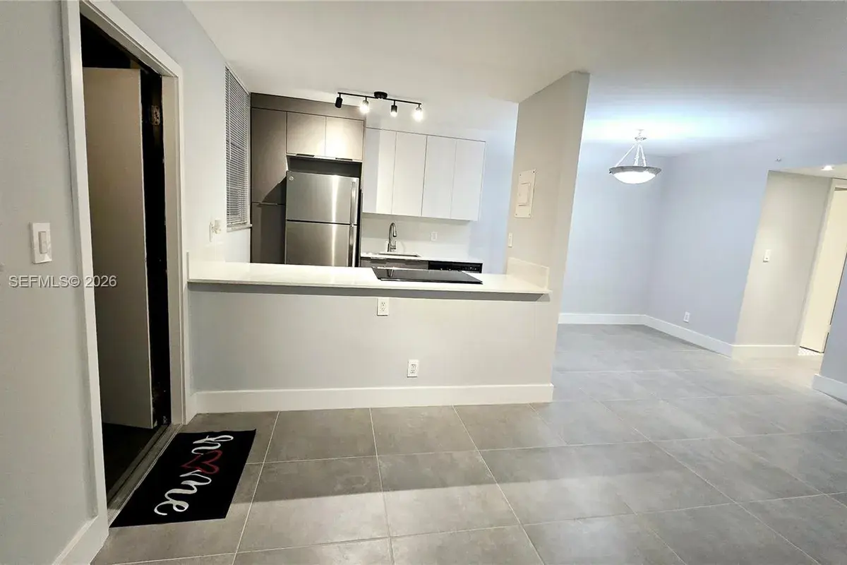 1811 Jefferson St # 202, Hollywood FL 33020