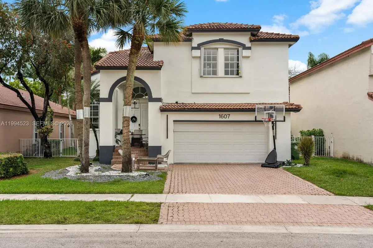 1607 SW 157th Ave, Pembroke Pines FL 33027