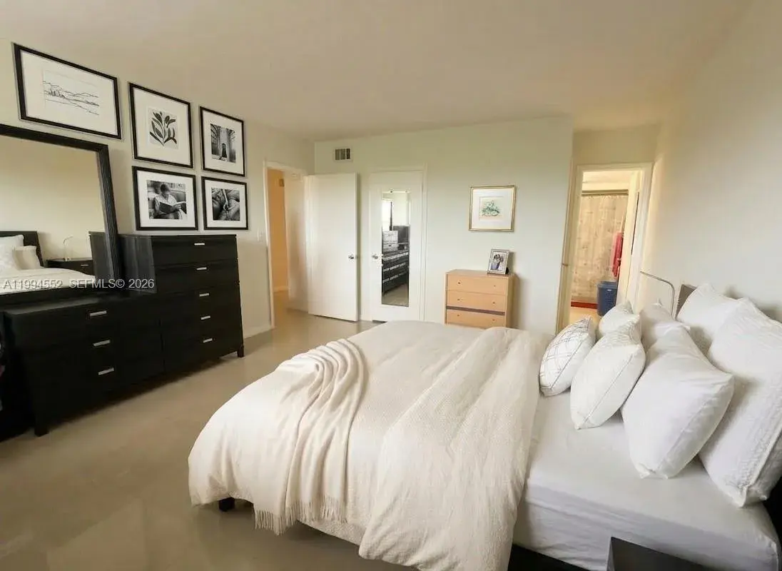 1881 Middle River Dr # 704, Fort Lauderdale FL 33305