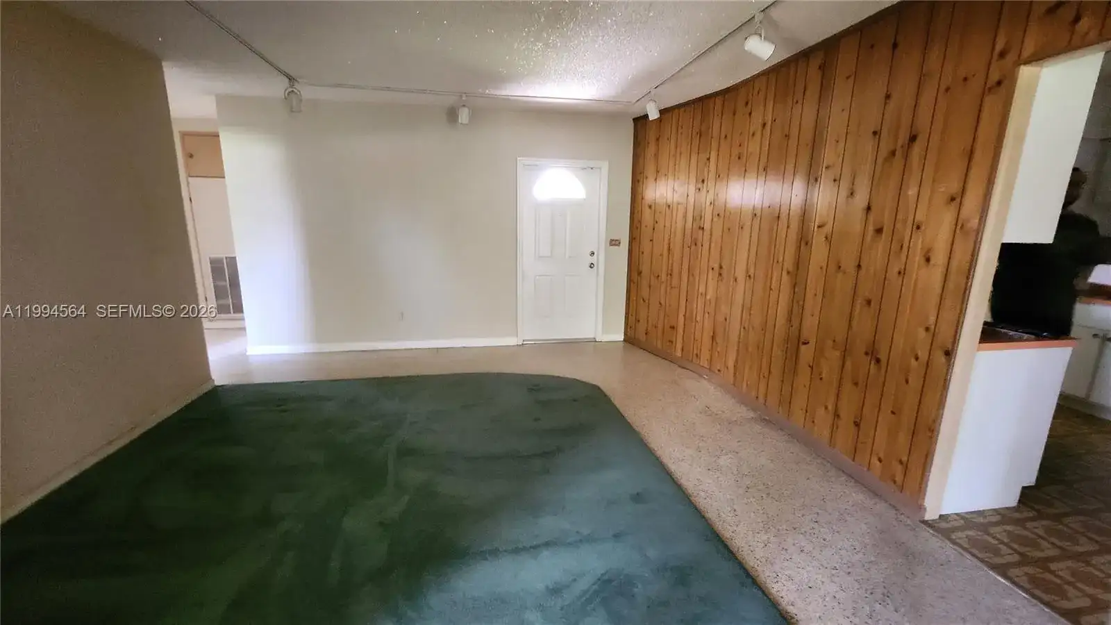 6241 NW 110th St, Hialeah FL 33012 photo 5