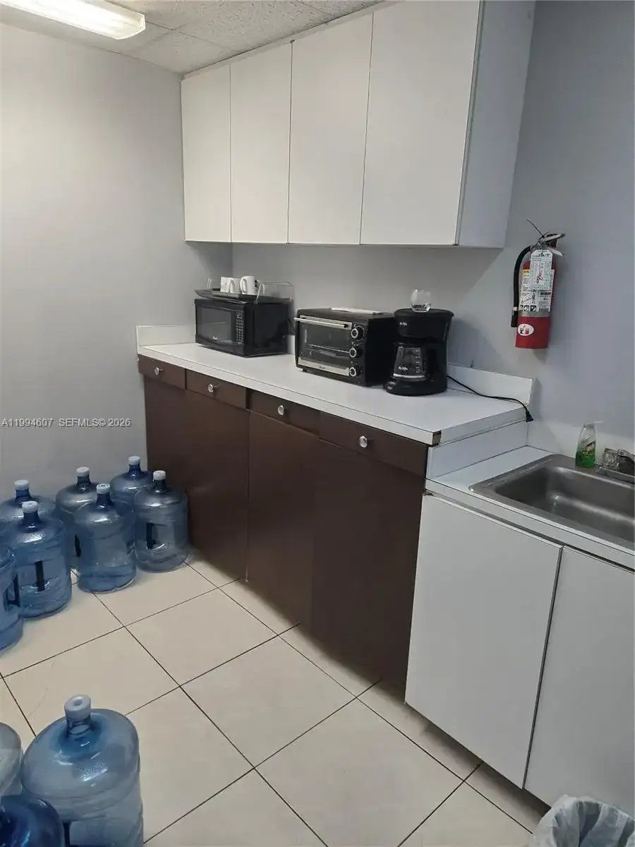 909 N Miami Beach Blvd # 202, North Miami Beach FL 33162 photo 4