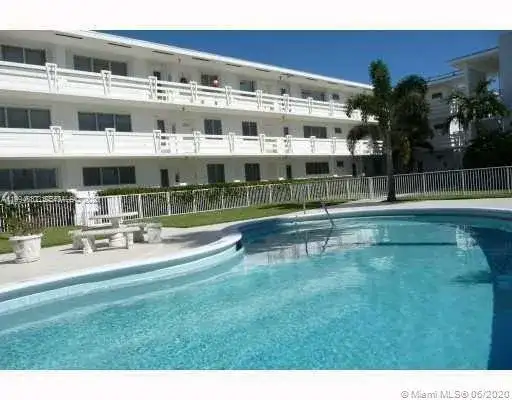 1631 NE 114th St # 305, North Miami FL 33181 photo 3