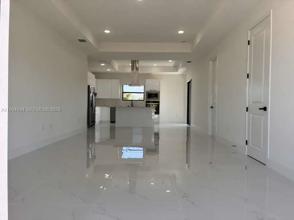 6045 Kumquat Cir, La Belle FL 33935 photo 2