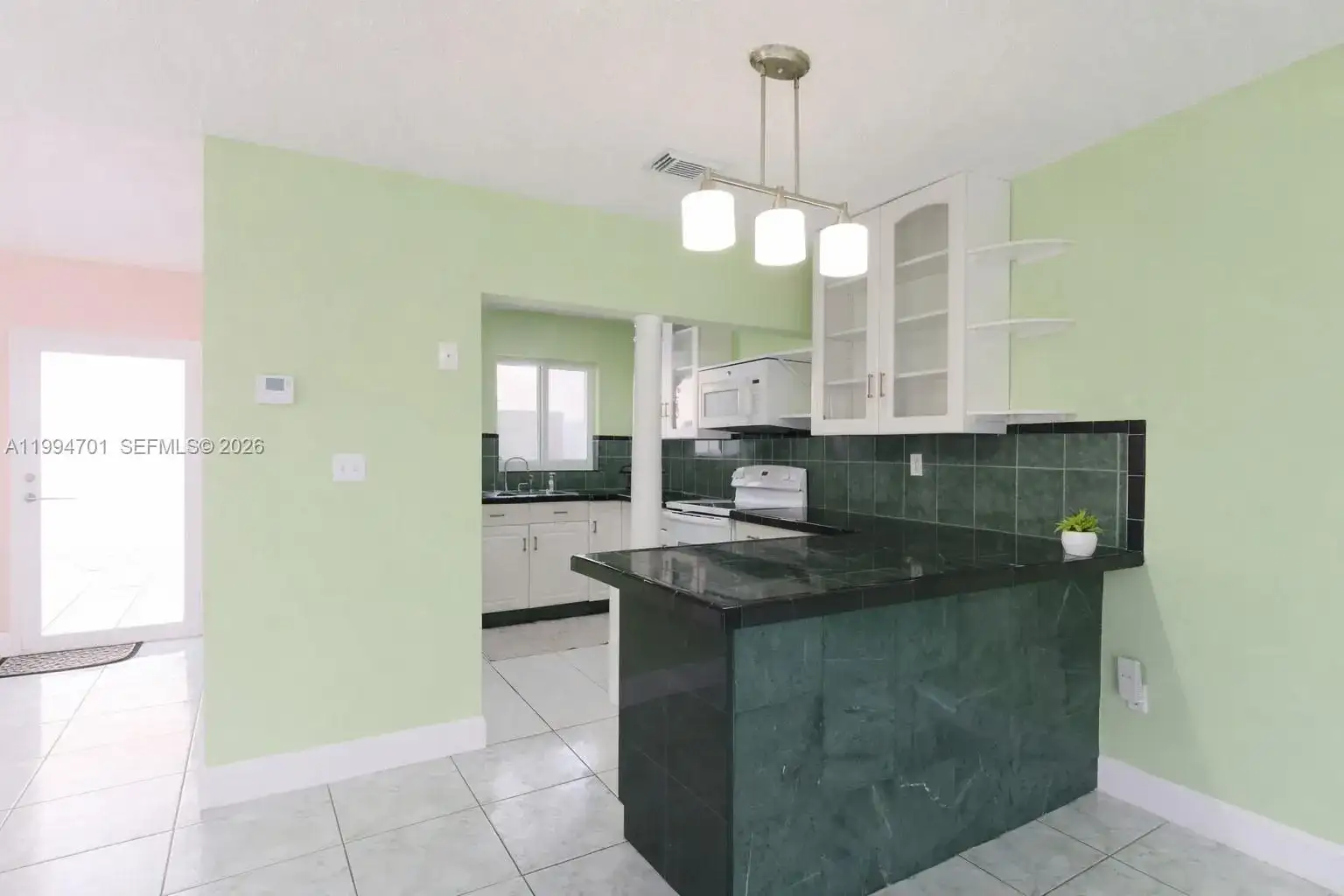 601 SW 116th Ct, Sweetwater FL 33174 photo 4