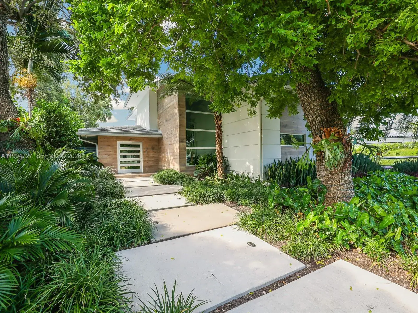 79 W Shore Dr, Miami FL 33133