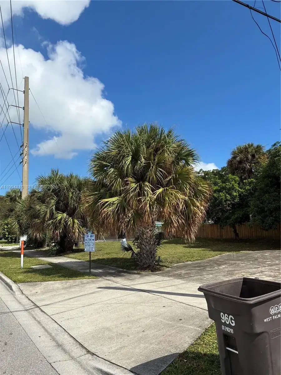 547 17th St, West Palm Beach FL 33407 photo 2