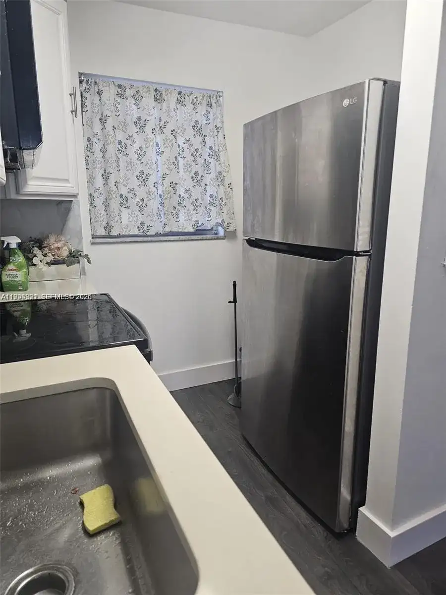 6055 W 19th # 209, Hialeah FL 33012 photo 5