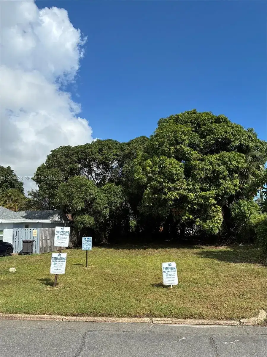 627 56th St, West Palm Beach FL 33407 photo 2
