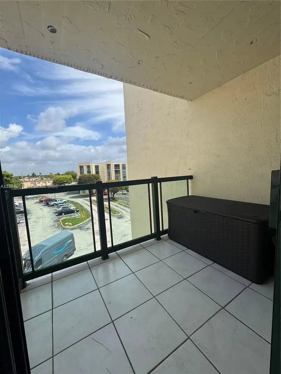 2055 SW 122nd Ave # 403, Miami FL 33175 photo 3