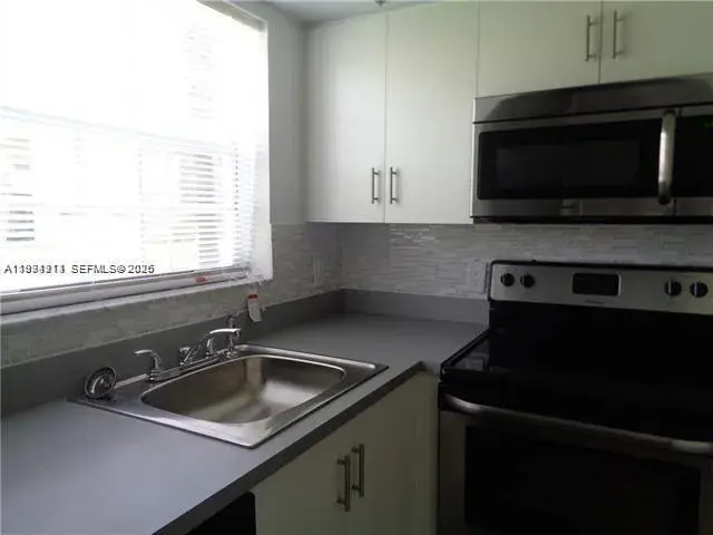 800 Cypress Park Way # J1, Deerfield Beach FL 33064