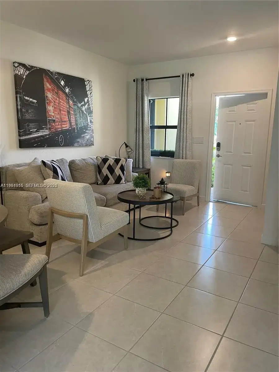 4706 Santa Cruz Way, Davie FL 33314 photo 4