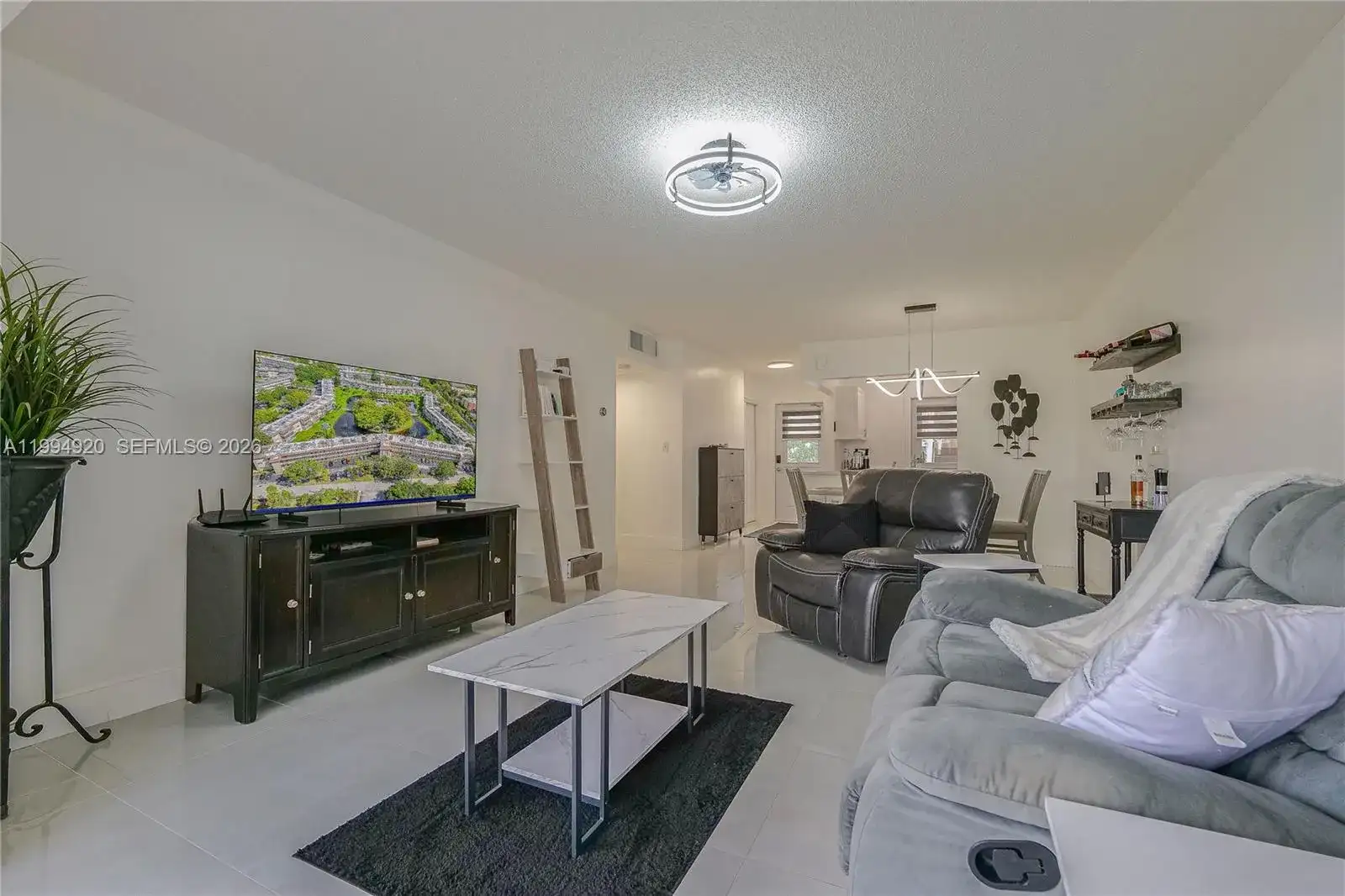 4701 NW 34th St # 502, Lauderdale Lakes FL 33319 photo 2
