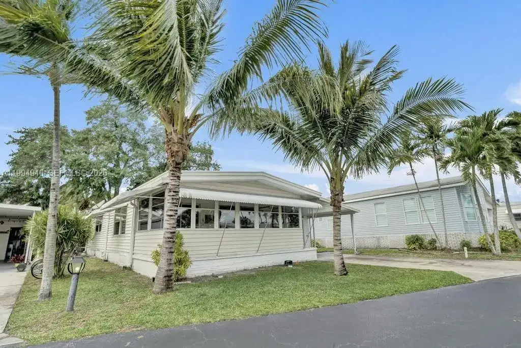 3495 Tee Terrace, Pompano Beach FL 33069