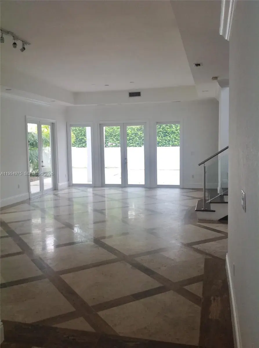 8 Turtle Walk # 8, Key Biscayne FL 33149