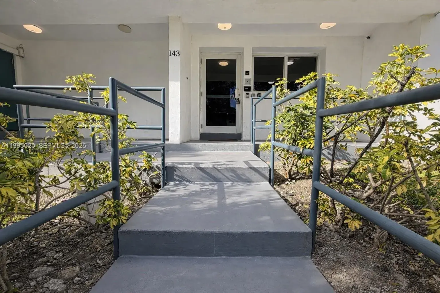 143 SW 9th St # 105, Miami FL 33130