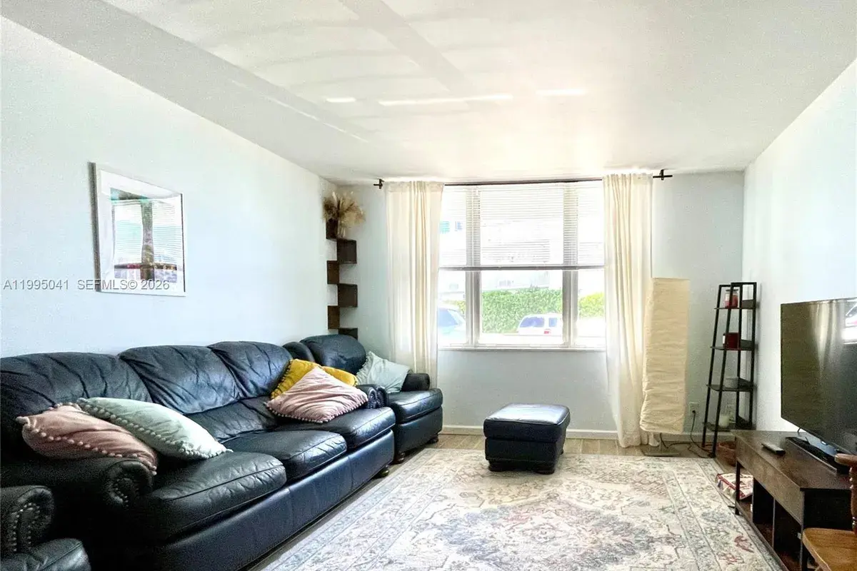 1913 S OCEAN DR # 129, Hallandale Beach FL 33009