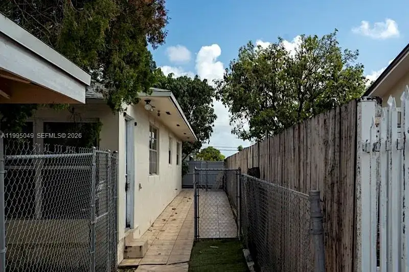 3440 SW 2nd St # 3440, Miami FL 33135 photo 2