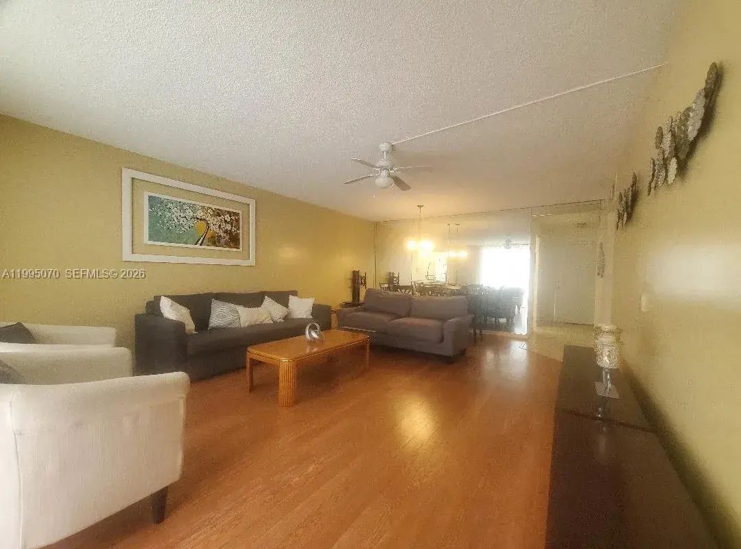 319 NE 14th Ave # 207, Hallandale Beach FL 33009