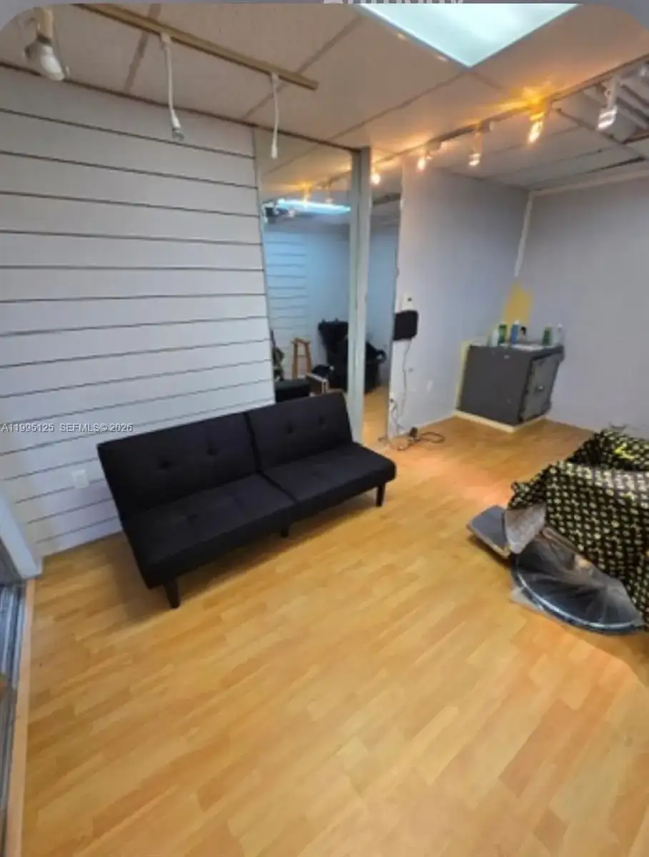 777 NW 72nd Ave # 2057, Miami FL 33126 photo 2