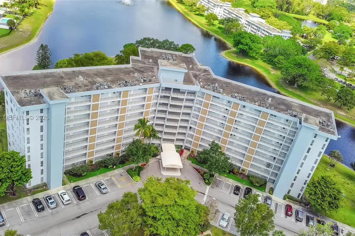 3010 N Course Dr # 104, Pompano Beach FL 33069