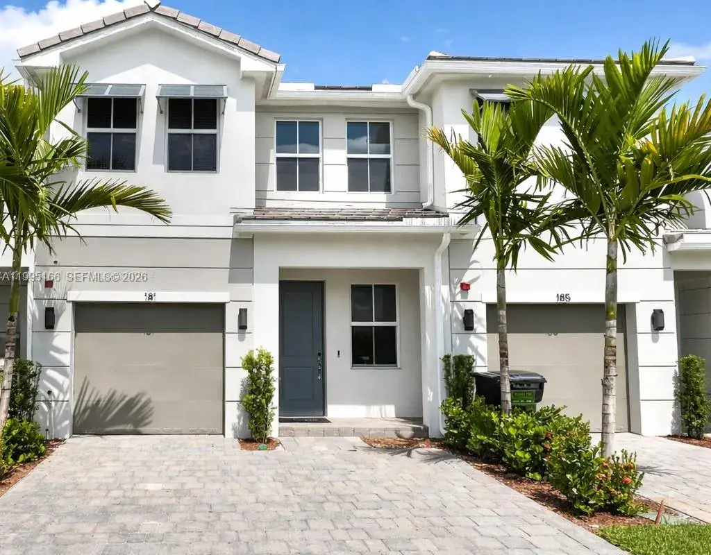 181 SW 170th Ave, Pembroke Pines FL 33027