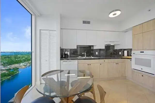 4779 Collins Ave # 3206, Miami Beach FL 33140 photo 4
