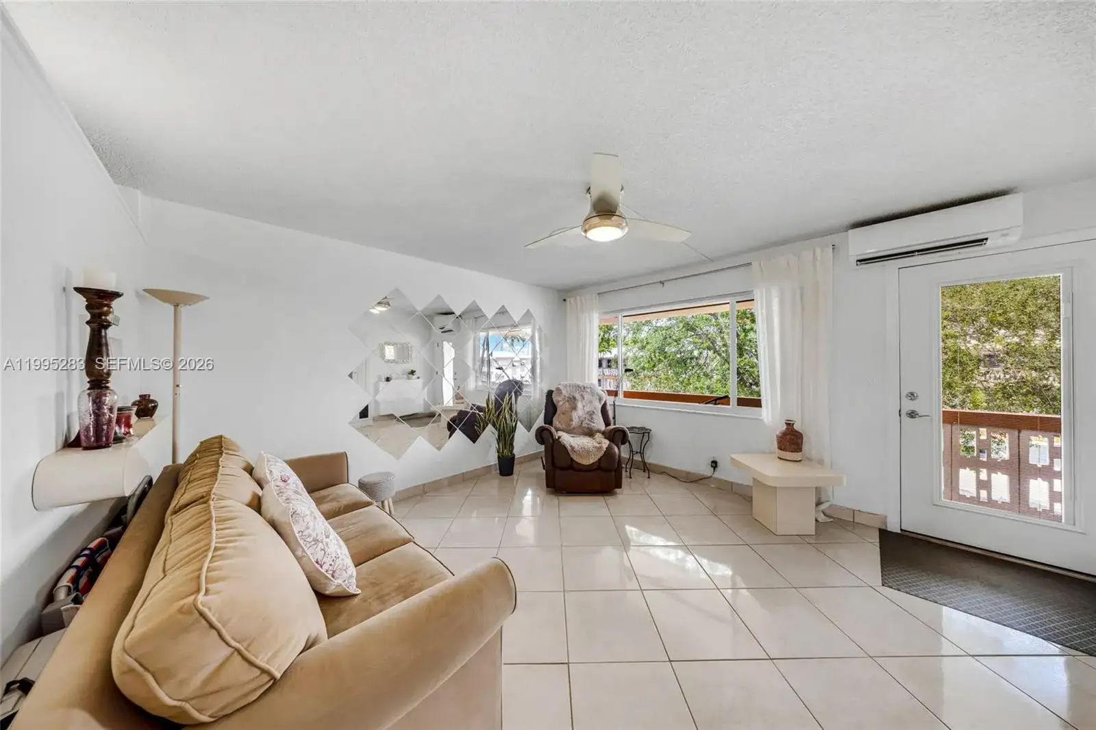 1015 SW 11th Ave # 15K, Hallandale Beach FL 33009 photo 2