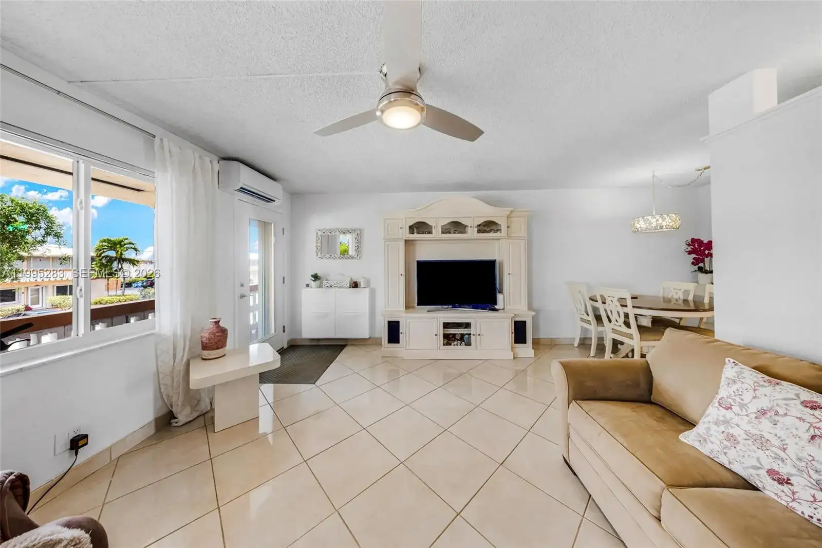 1015 SW 11th Ave # 15K, Hallandale Beach FL 33009 photo 5