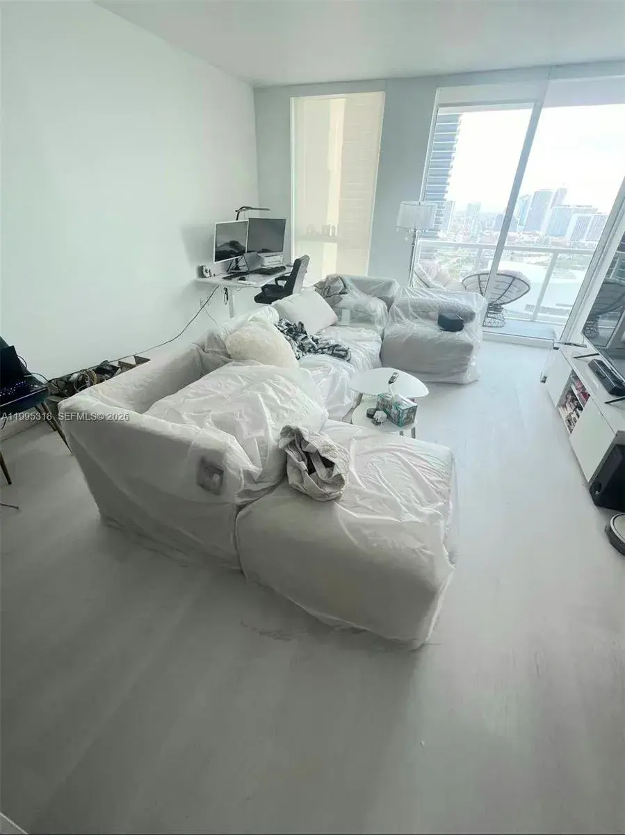 244 Biscayne Blvd # 3206, Miami FL 33132