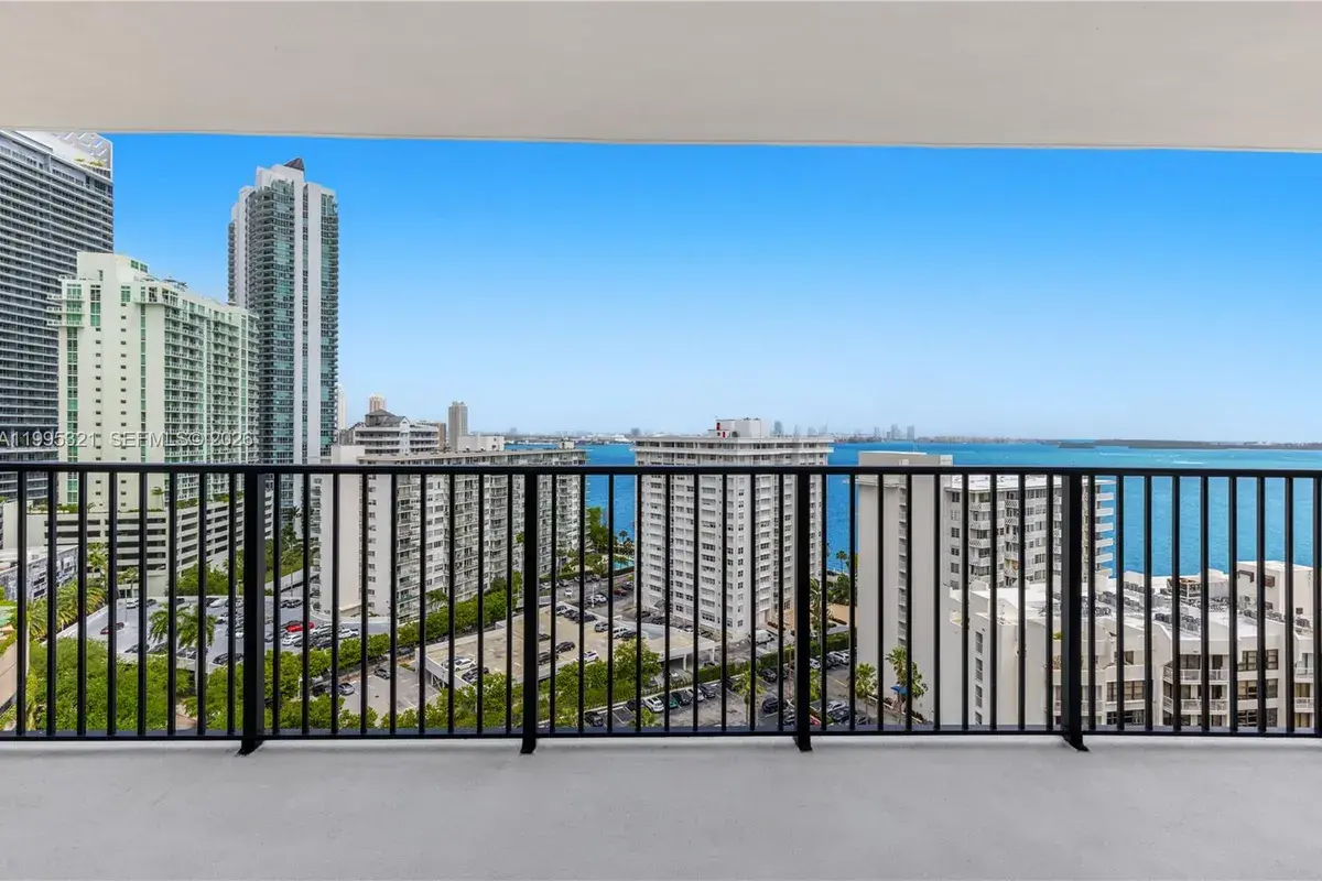 1450 Brickell Bay Dr # 1814, Miami FL 33131