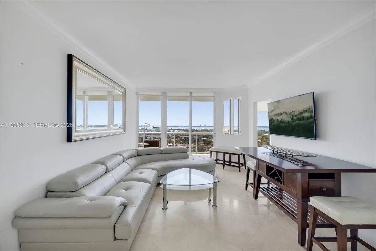 4779 Collins Ave # 1706, Miami Beach FL 33140