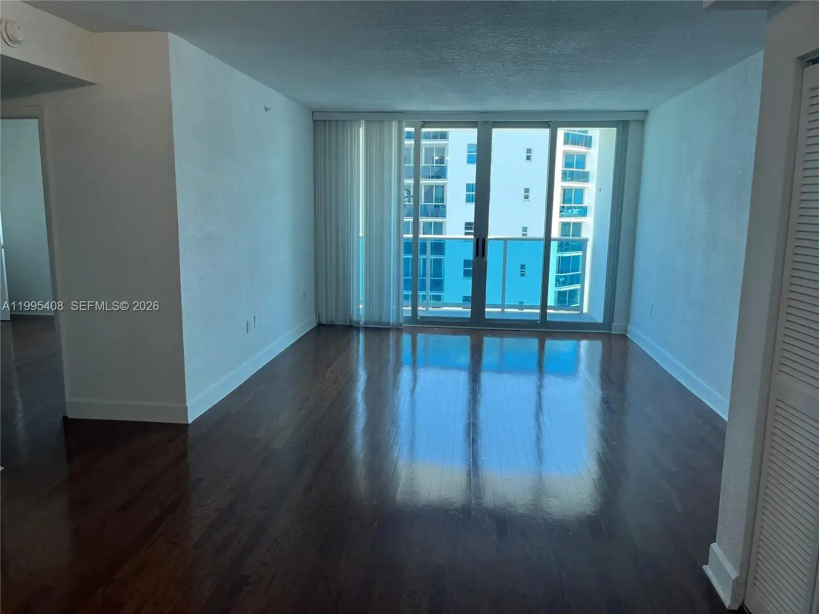 7501 E Treasure Dr # 8A, North Bay Village FL 33141 photo 5