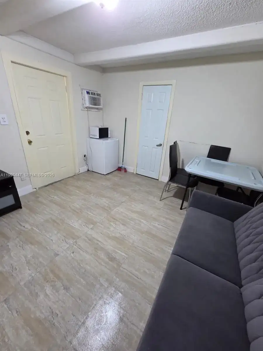 1420 SW 129 Ct # 1, Miami FL 33184 photo 3