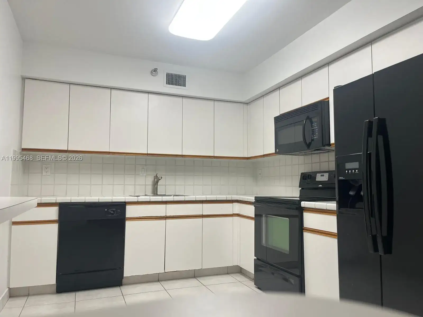 3530 Mystic Pointe Dr # 1711, Aventura FL 33180 photo 3