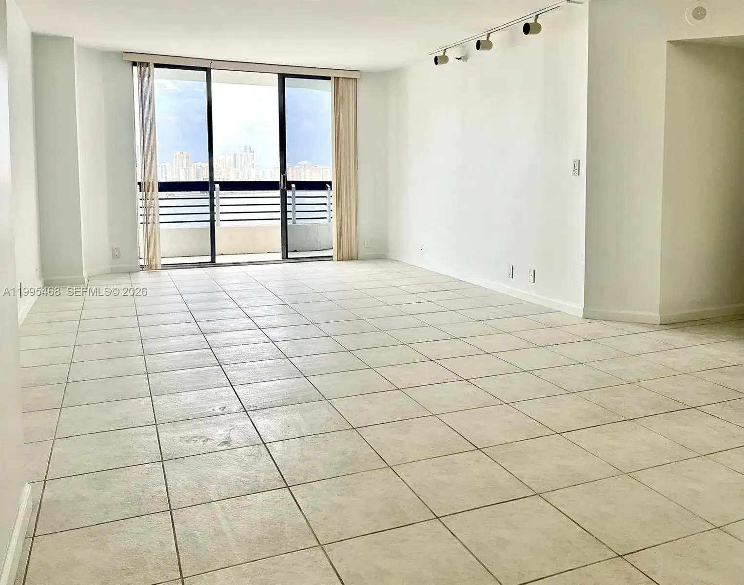 3530 Mystic Pointe Dr # 1711, Aventura FL 33180 photo 5