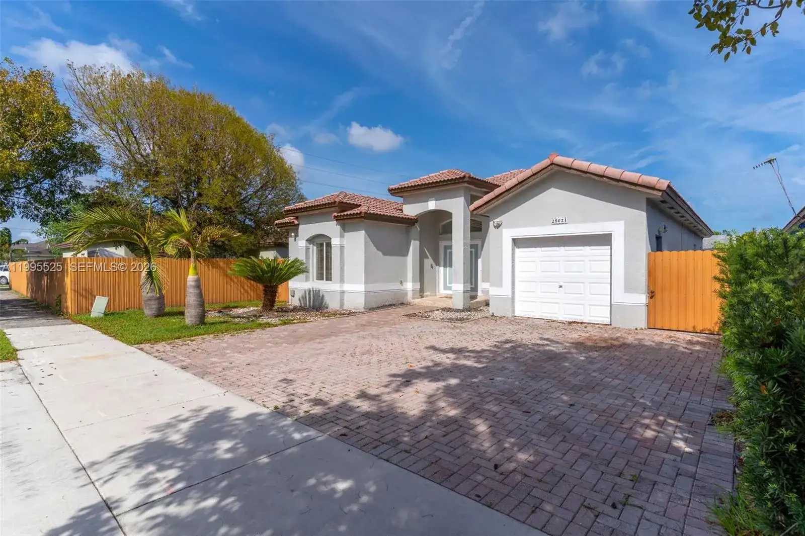 28021 SW 133rd Pl, Homestead FL 33033 photo 2